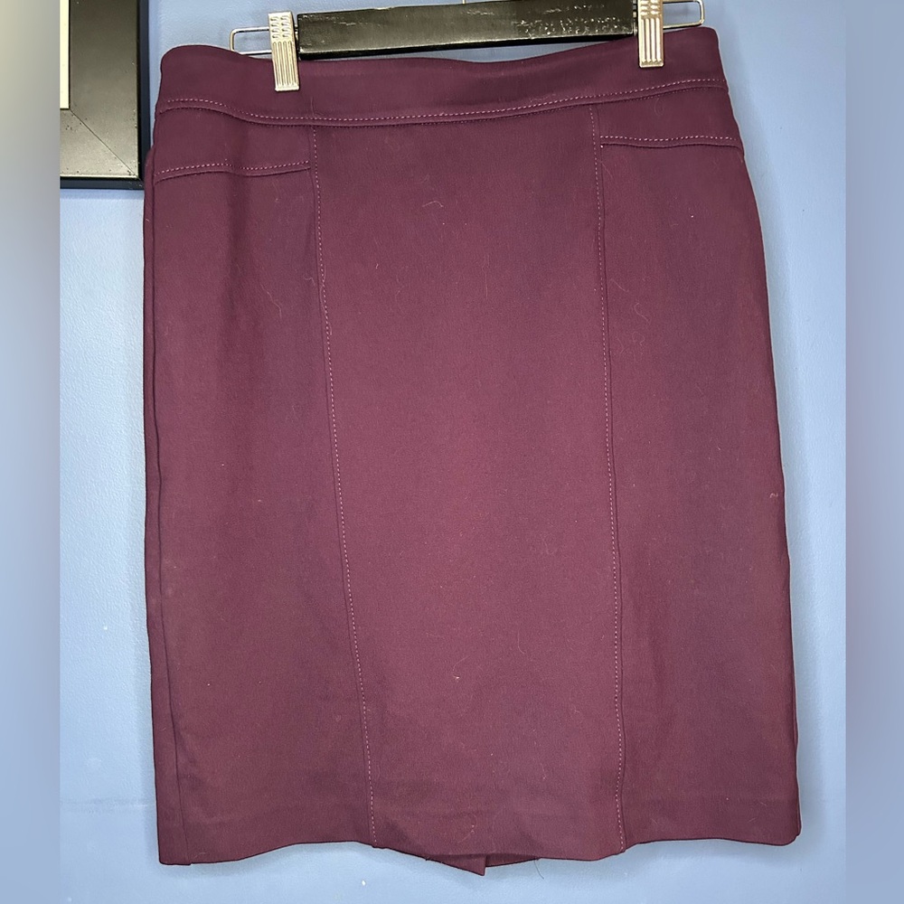 Elegant Burgundy Pencil Skirt